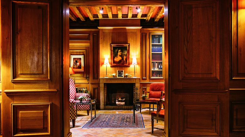 <b>Relais Bernard Loiseau Room</b>. Images powered by <a href="https://www.leonardoworldwide.com/" title="Leonardo Worldwide" target="_blank">Leonardo</a>.