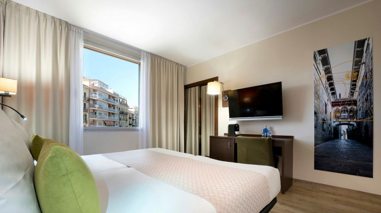 Leonardo Hotel Barcelona Gran Via Room