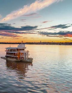 Delfin Amazon Cruises