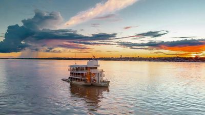 Delfin Amazon Cruises