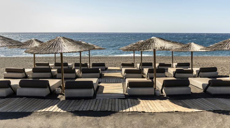 Hotel Istoria, Perivolos Beach Beach
