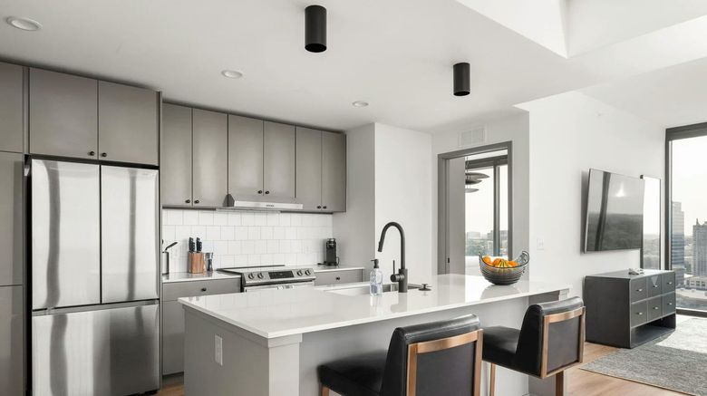 <b>Emmi Midtown Room</b>. Images powered by <a href="https://www.leonardoworldwide.com/" title="Leonardo Worldwide" target="_blank">Leonardo</a>.