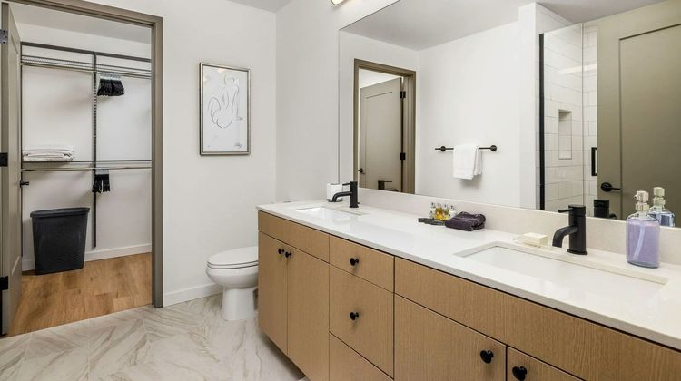 Emmi Midtown Room