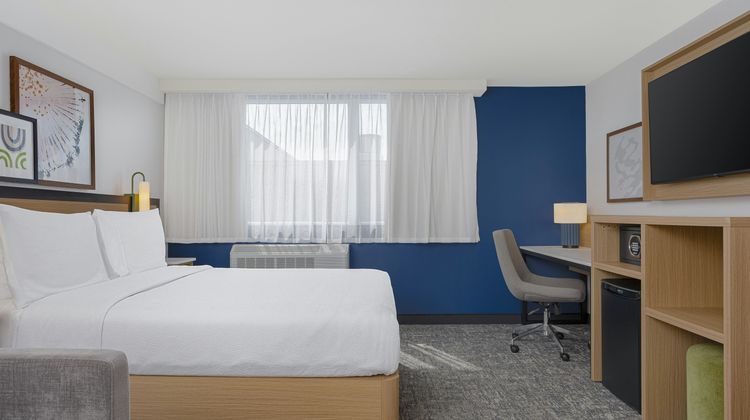 Spark by Hilton Montreal Brossard Room