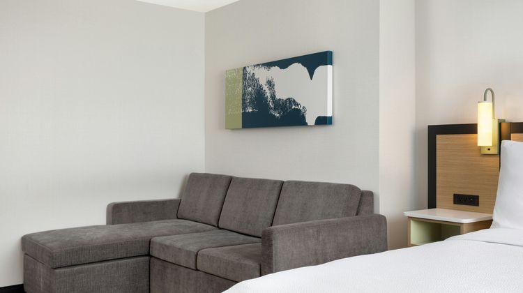 Spark by Hilton Montreal Brossard Room