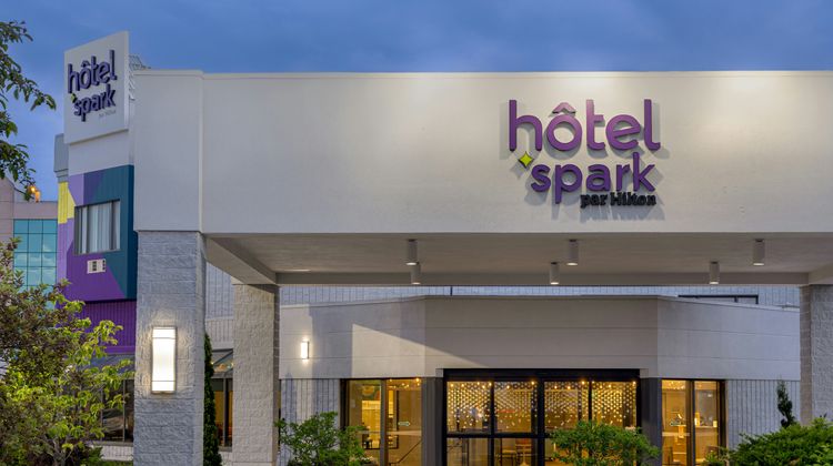 Spark by Hilton Montreal Brossard Exterior