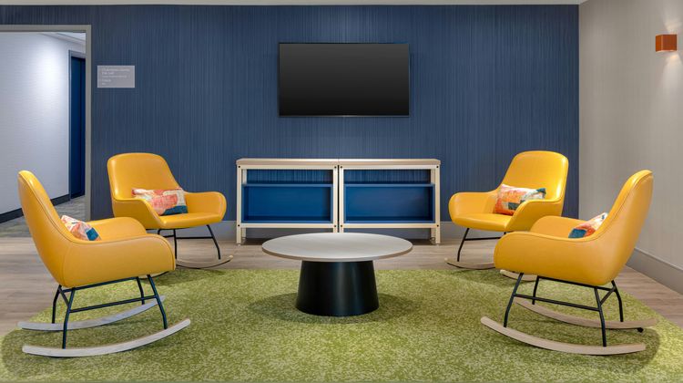 Spark by Hilton Montreal Brossard Lobby