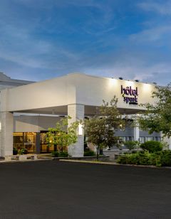 Spark by Hilton Montreal Brossard