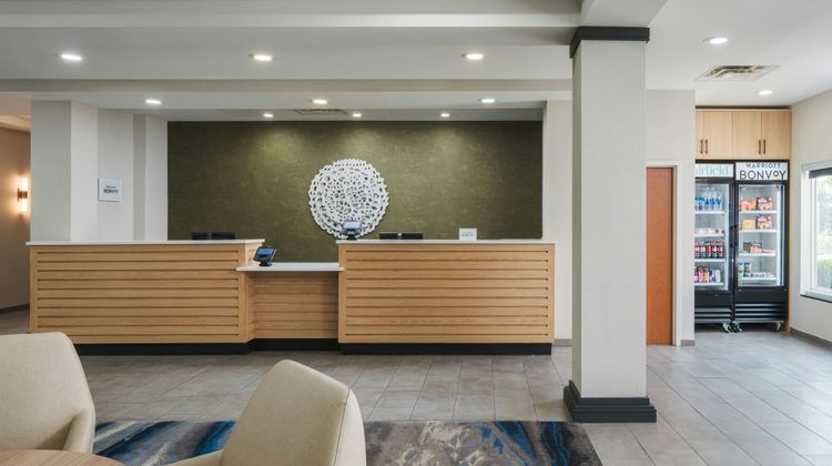 Fairfield Inn & Suites Cleveland Lobby
