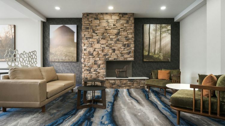 Fairfield Inn & Suites Cleveland Lobby
