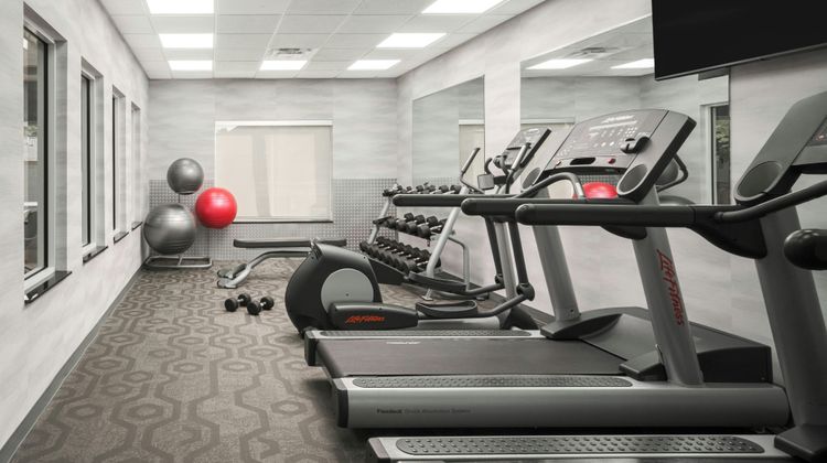 Fairfield Inn & Suites Cleveland Health Club