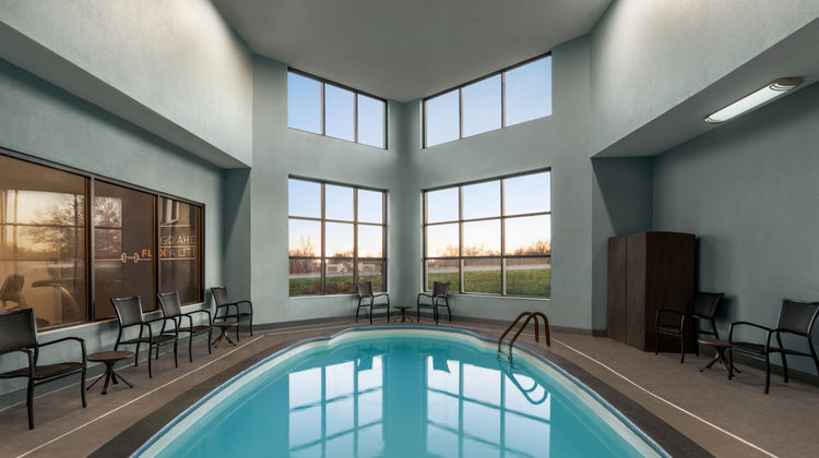 Holiday Inn Express Washington Pool