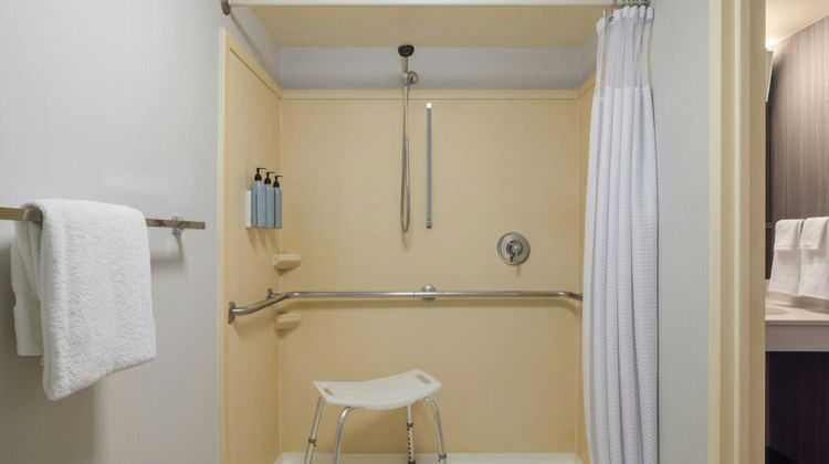 Courtyard by Marriott Tysons Corner Room