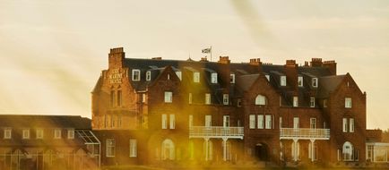 Marine & Lawn Troon Exterior