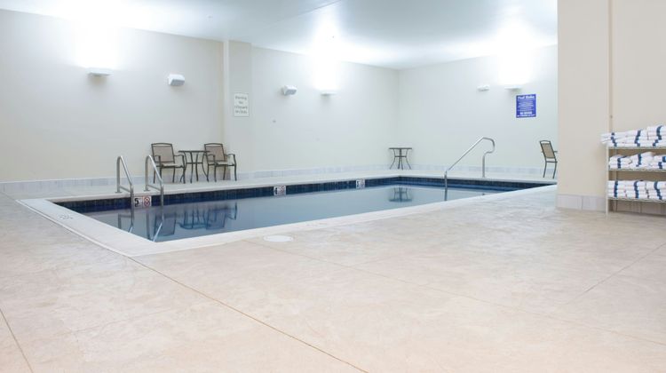 Bluemont Hotel Pool