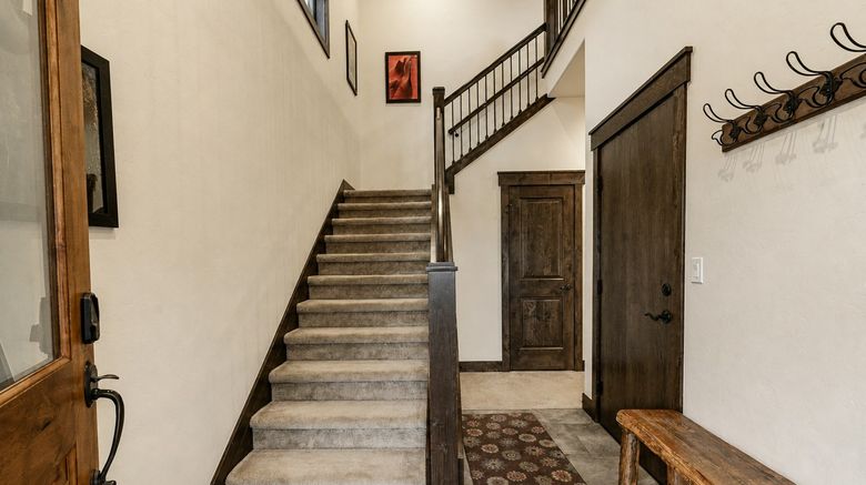 <b>Keystone Private Homes Lobby</b>. Images powered by <a href="https://www.leonardoworldwide.com/" title="Leonardo Worldwide" target="_blank">Leonardo</a>.