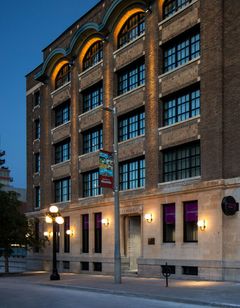 Moxy Ottawa Downtown