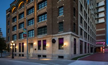 Moxy Ottawa Downtown