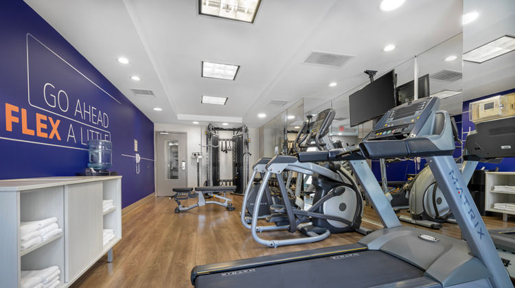 Holiday Inn Express Hotel & Suites Health Club