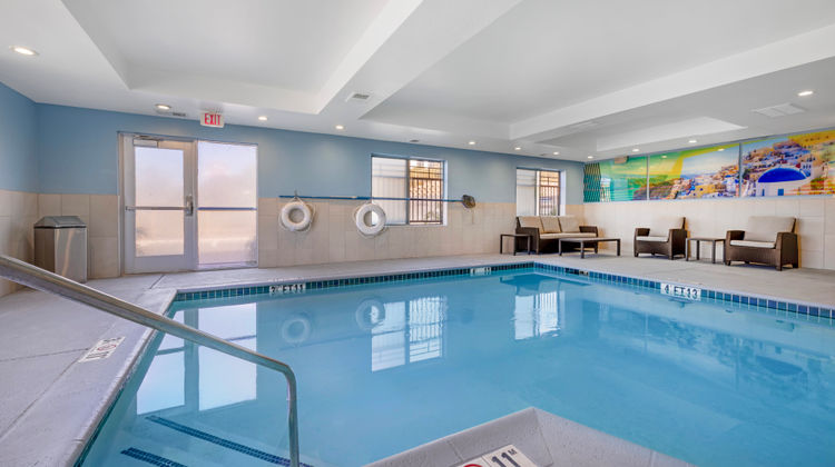 Holiday Inn Express Hotel & Suites Pool