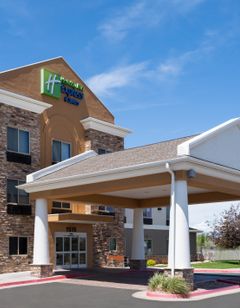 Holiday Inn Express Hotel & Suites