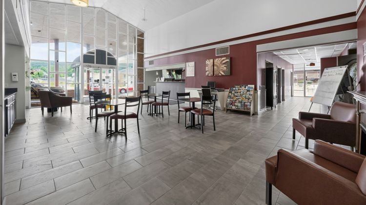 Red Roof Inn Marion, VA Lobby