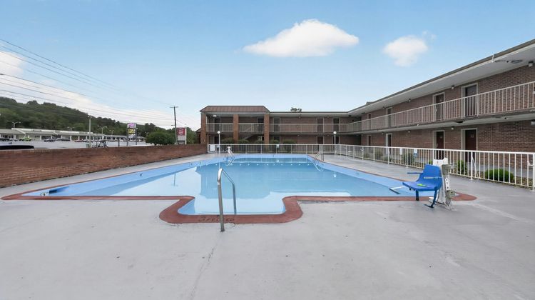 Red Roof Inn Marion, VA Pool