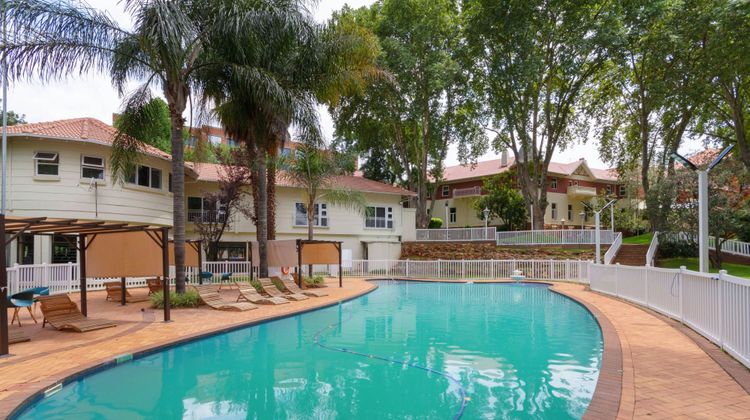 Holiday Inn Johannesburg Sunnyside Park Pool