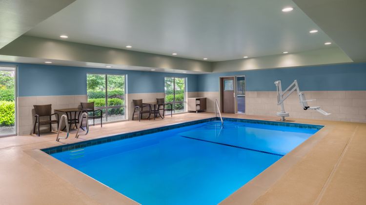 Holiday Inn Express & Suites Keizer Pool
