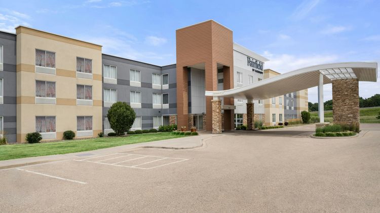 Fairfield Inn & Suites Madison West Exterior