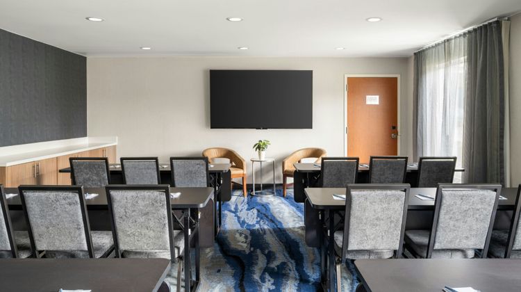 Fairfield Inn & Suites Madison West Meeting