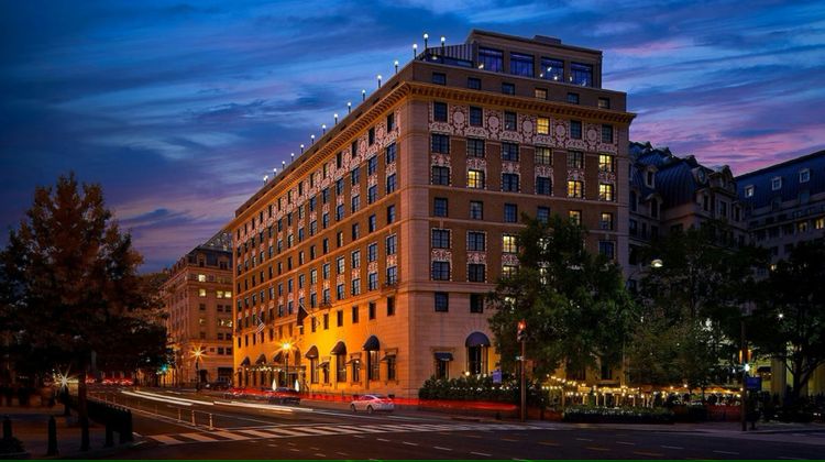 Hotel Washington Exterior