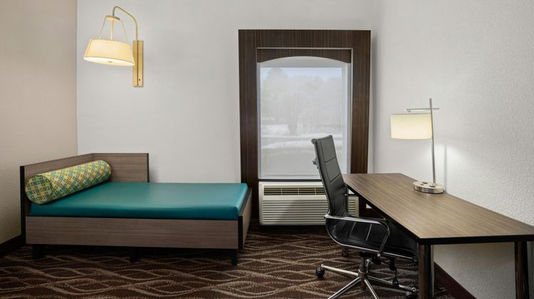 Holiday Inn Express Ringgold Room
