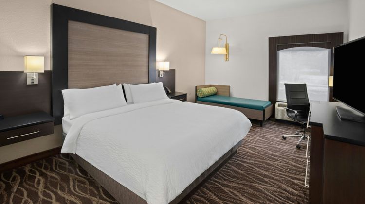 Holiday Inn Express Ringgold Room