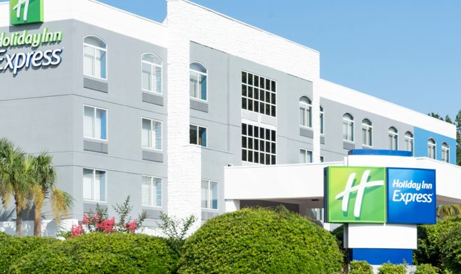 Holiday Inn Express Columbia NE Exterior