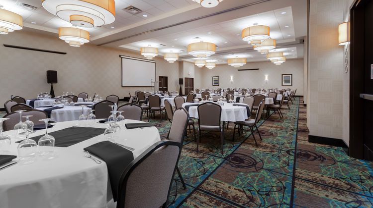 Holiday Inn and Suites Edmonton Airport Ballroom