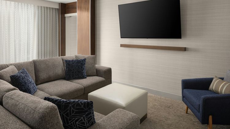Marriott West Loop by the Galleria Room