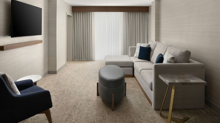 Marriott West Loop by the Galleria Room