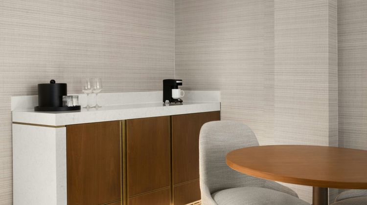 Marriott West Loop by the Galleria Room