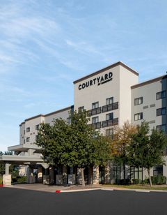 Courtyard San Antonio Six Flags The Rim