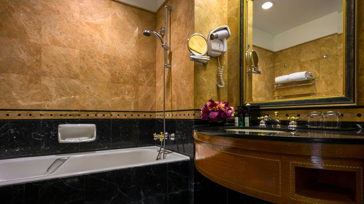 Orchard Parksuites Room