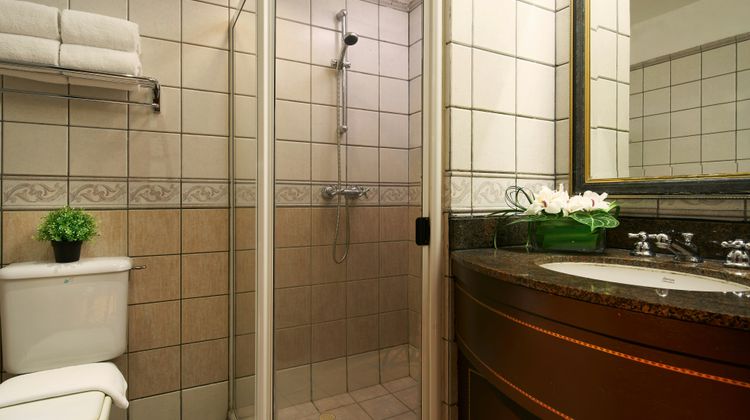 Orchard Parksuites Room