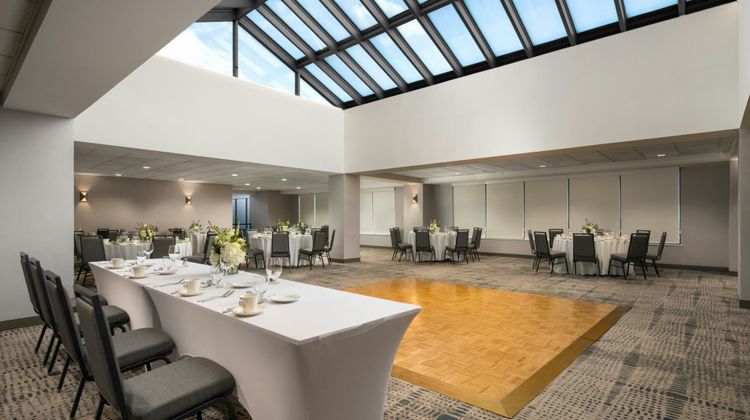 Sheraton Hartford Hotel at Bradley Arpt Lobby