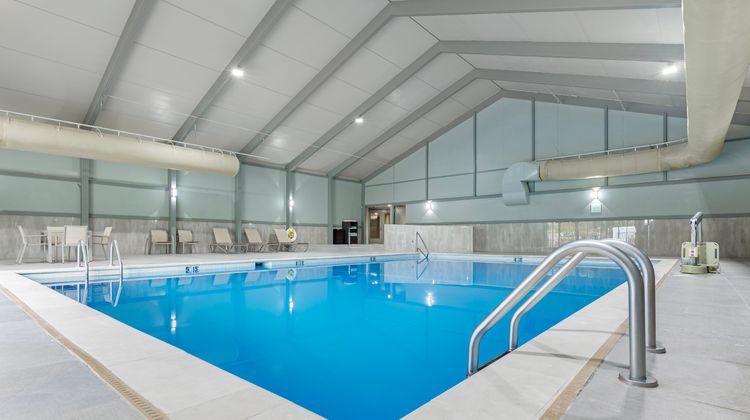 Holiday Inn St. Louis Airport West Pool