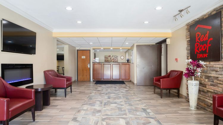 Red Roof Inn Binghamton North Lobby