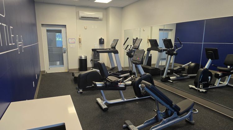 Holiday Inn Express Hotel & Suites North Health Club