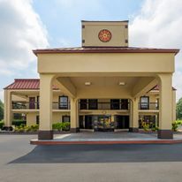 Red Roof Inn & Suites Clinton, TN