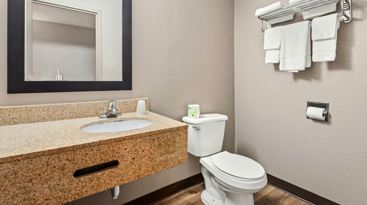 Red Roof Inn York Downtown Room