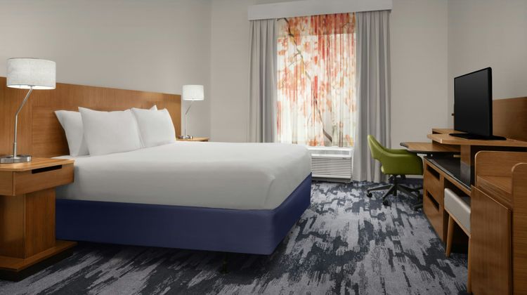 Fairfield Inn & Suites New Castle Room