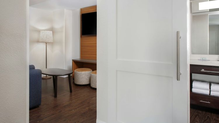 Fairfield by Marriott Anaheim Resort Suite